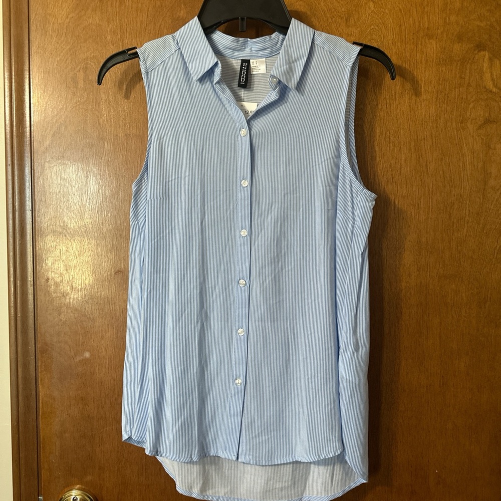 H&M Women’s Sleeveless Button Blouse
